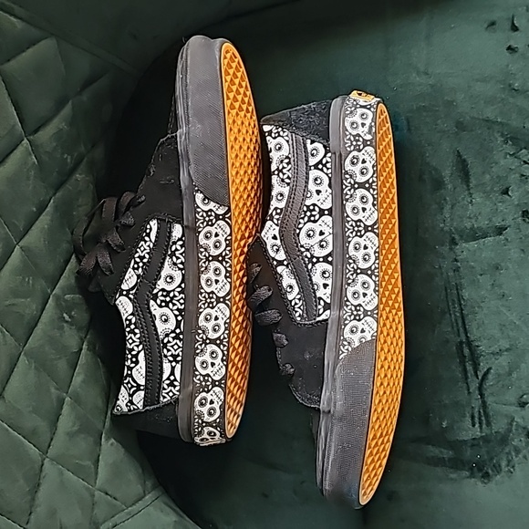 Vans Dia De Los Muertos Sk8 shoes. Rare find!!! - Picture 7 of 7